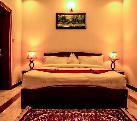 Triple One Hotel Suites Abbottabad Exteriér fotografie