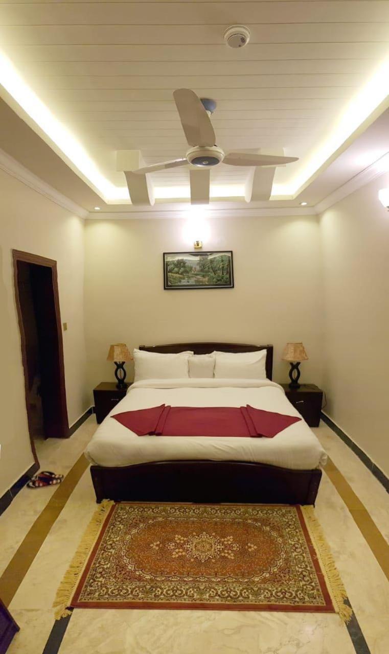 Triple One Hotel Suites Abbottabad Exteriér fotografie