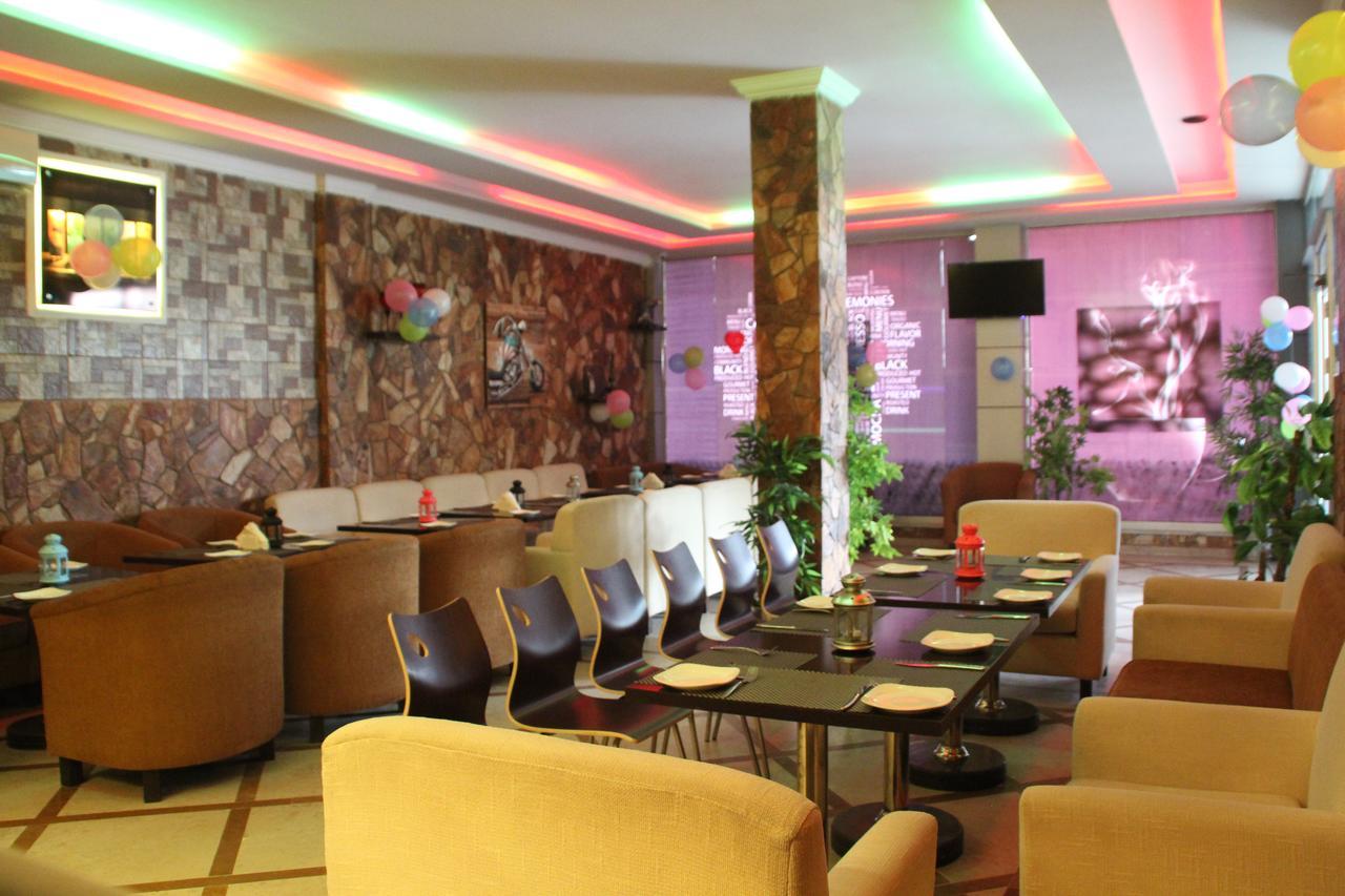 Triple One Hotel Suites Abbottabad Exteriér fotografie
